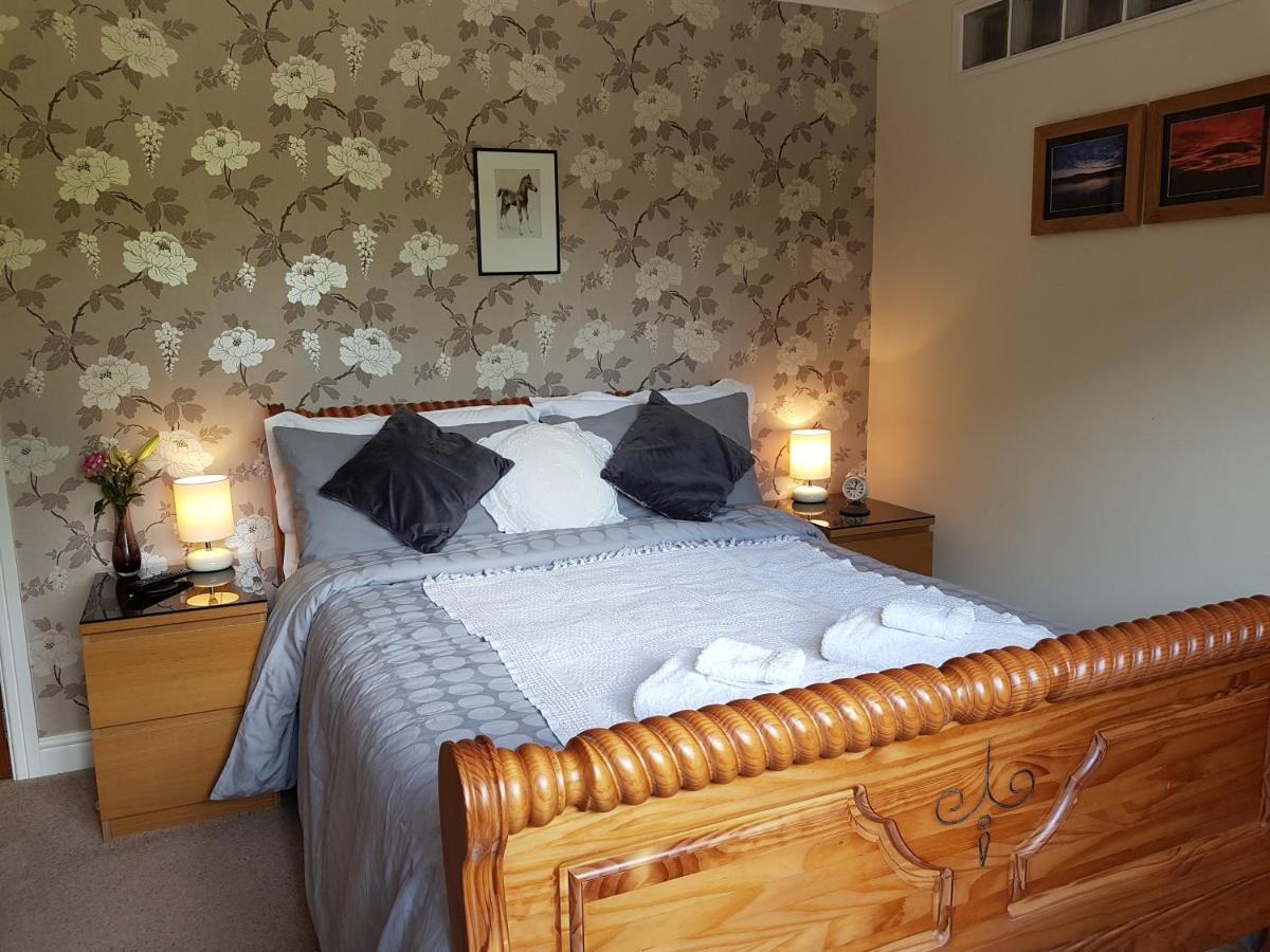 Lilyoak B&B & Self Catering Apartment Insch Esterno foto