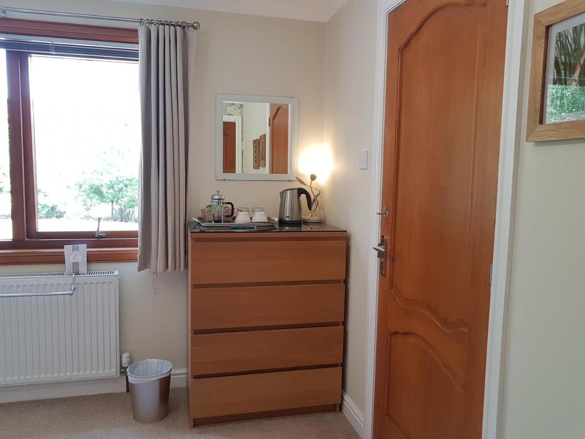 Lilyoak B&B & Self Catering Apartment Insch Esterno foto