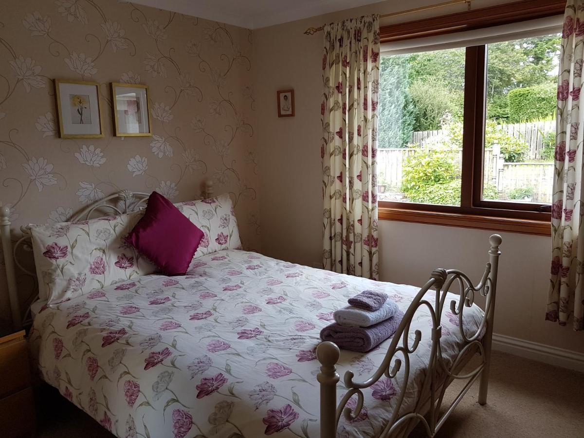 Lilyoak B&B & Self Catering Apartment Insch Esterno foto